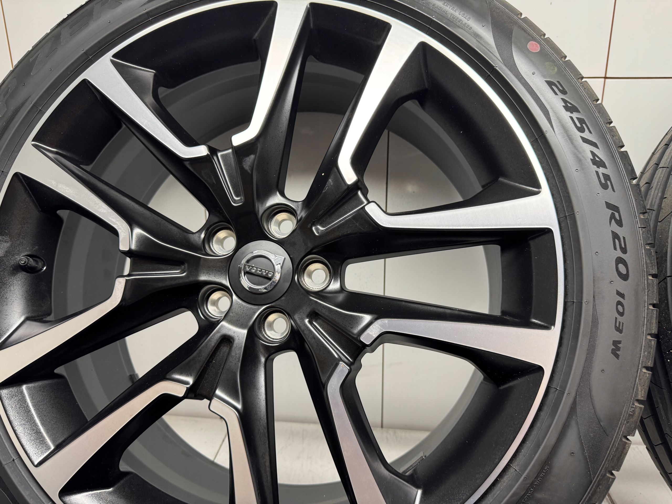 Kola Felgi 20 Volvo V90 V70 r Design Oem Opony Nowe !