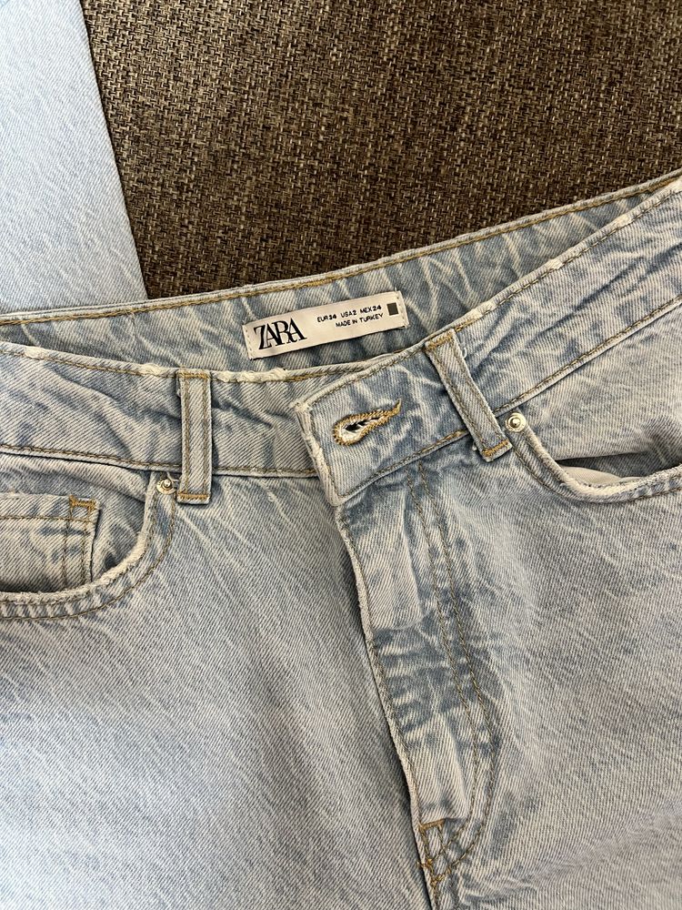 Джинси Zara 34р блакитного кольору