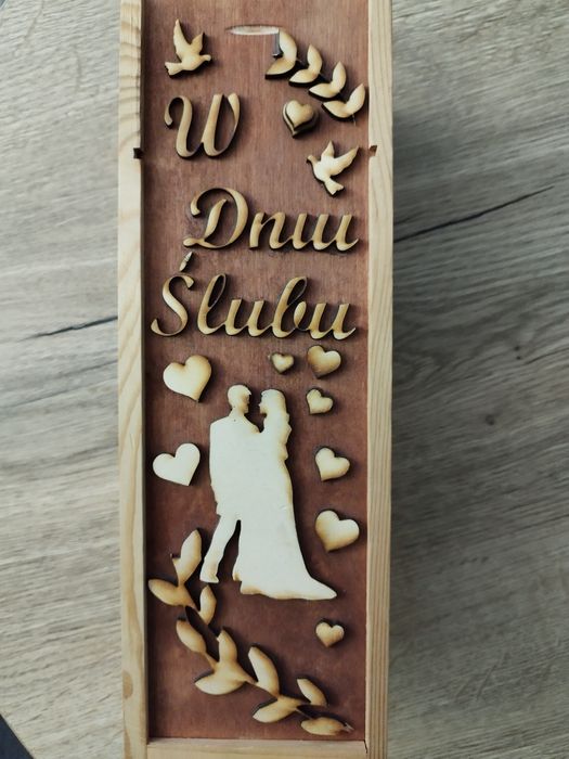 Drewniane pudełko na wino