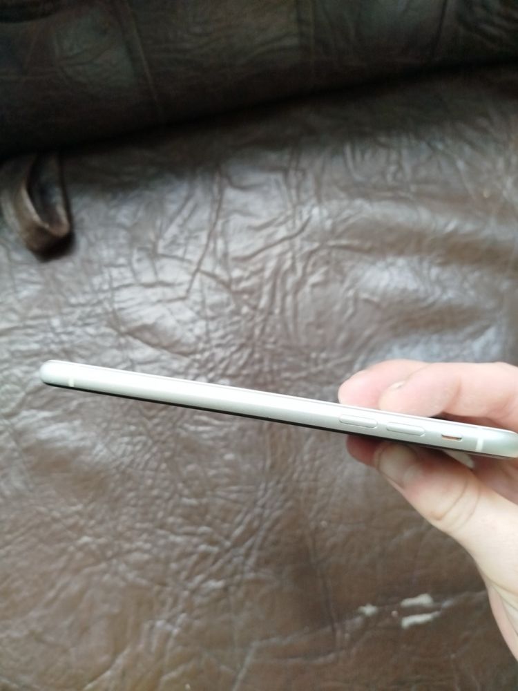 Iphone 11 білий 77% акб
