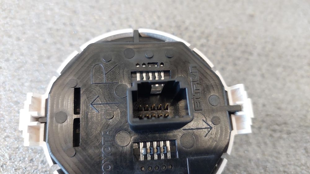 Botão / interruptor 4 piscas TOYOTA Yaris (_P13_)