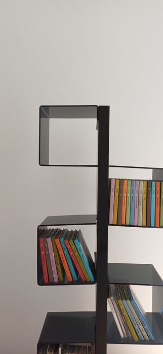 Estante para CD marca AREA