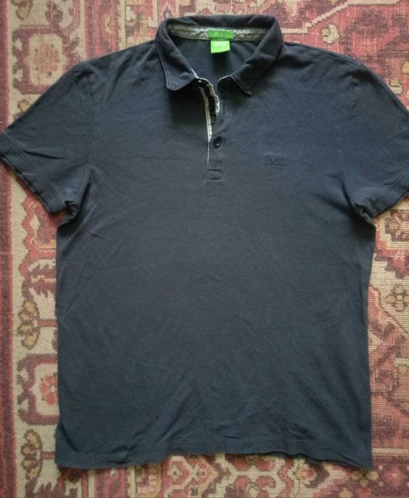 Продам футболку поло Hugo Boss большого размера.