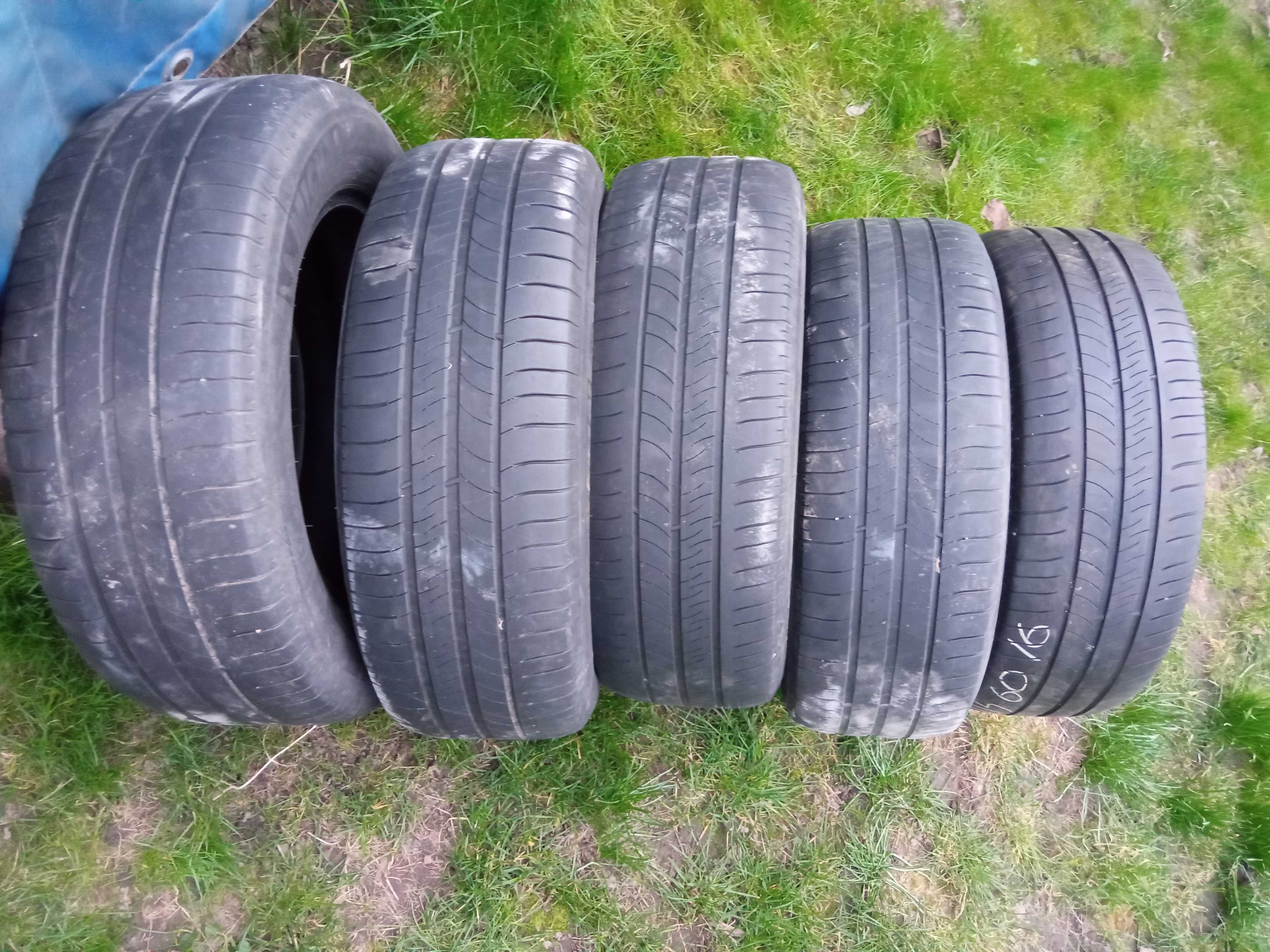 Продам комплект резины Michelin green x 215/60/16