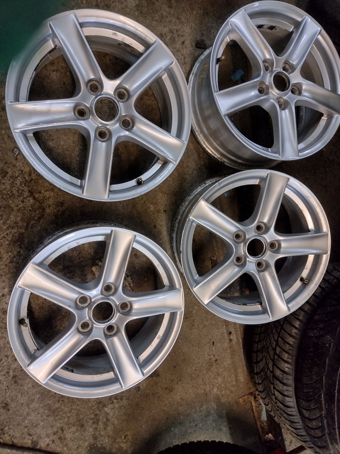 5x114,3 16 cali mazda kia Hyundai honda