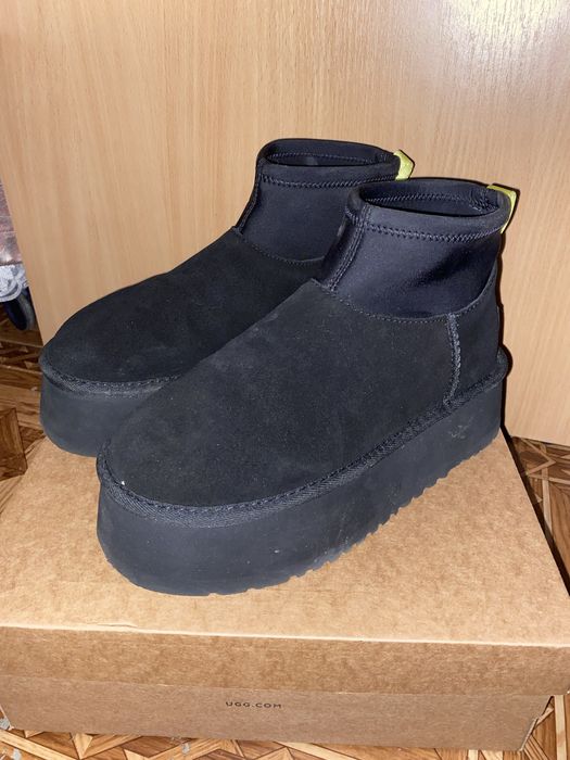 Продам взуття UGG