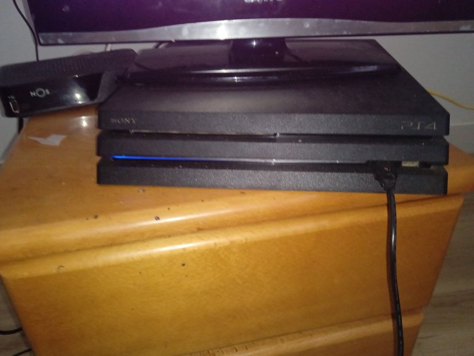 Ps4 1Tb + comando + jogo Spider man