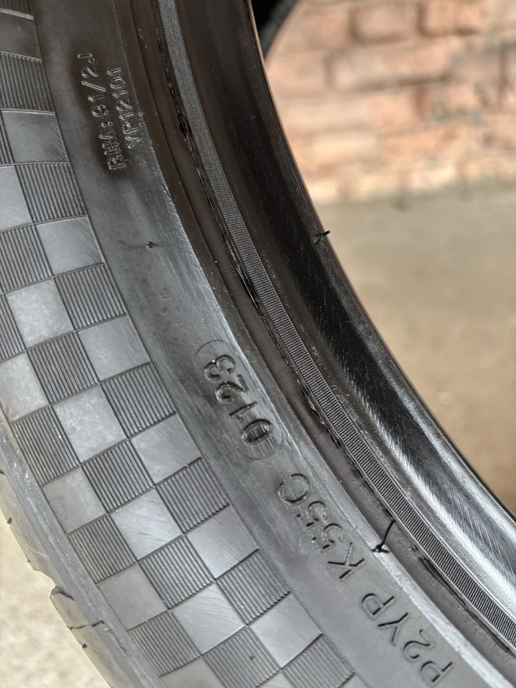 Пара літніх шин 275/40R19