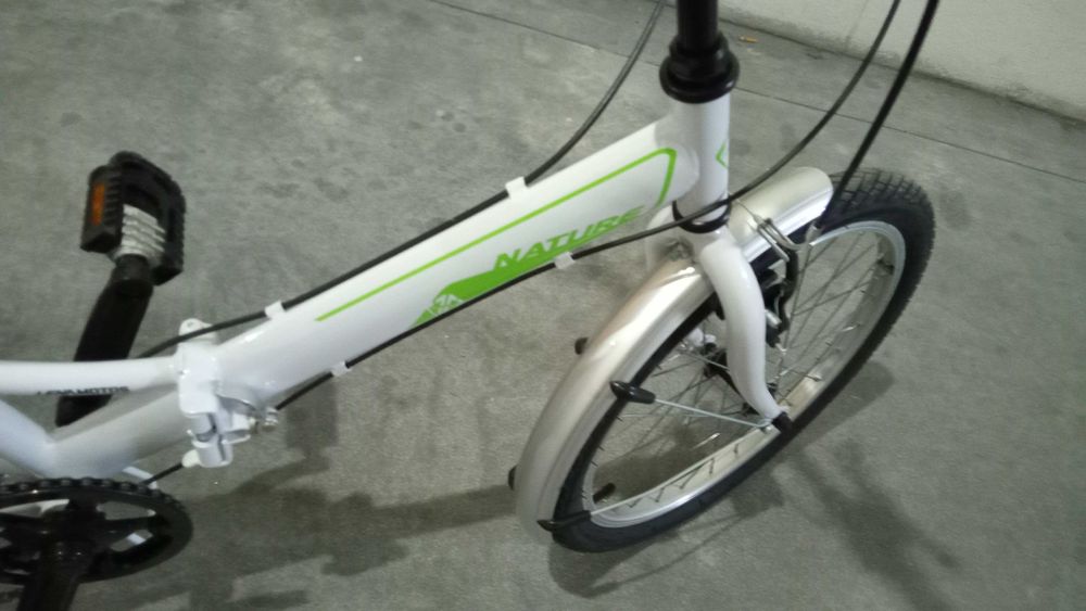 Bicicleta como nova mais capacete