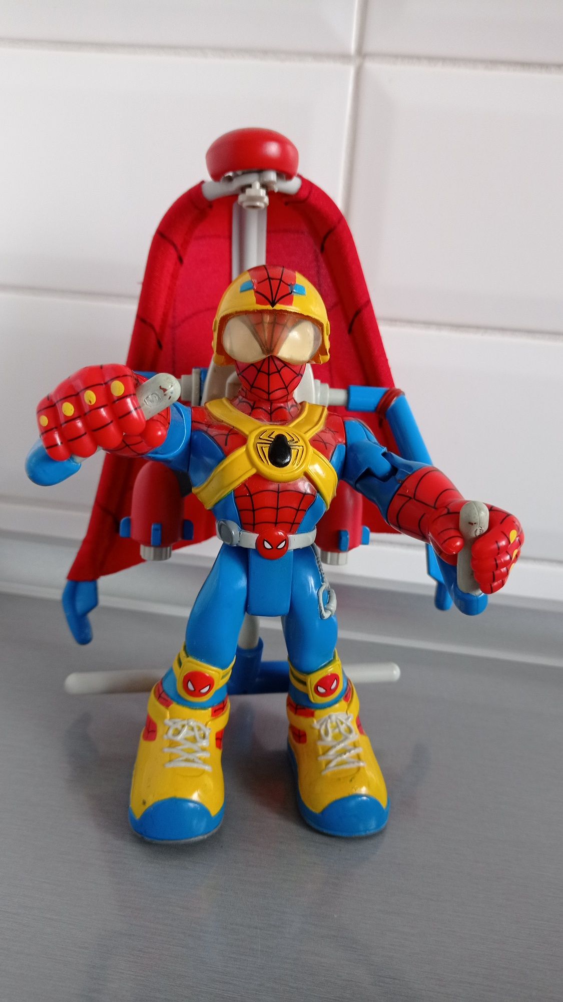 Продам игрушку Человек Паук с дельтопланером Marvel
