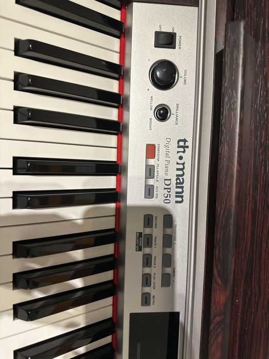 Vendo piano digital Thoman