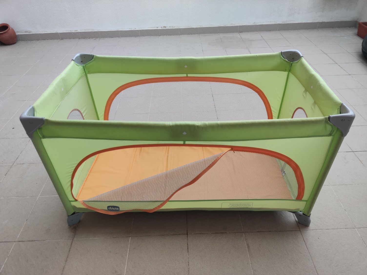 Cama de viagem de bebé