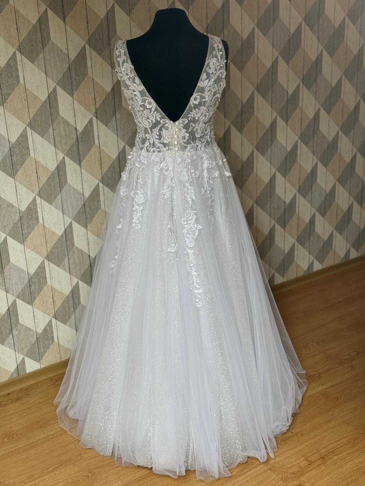Nowa stylowa suknia ślubna - biała 36/165 cm.