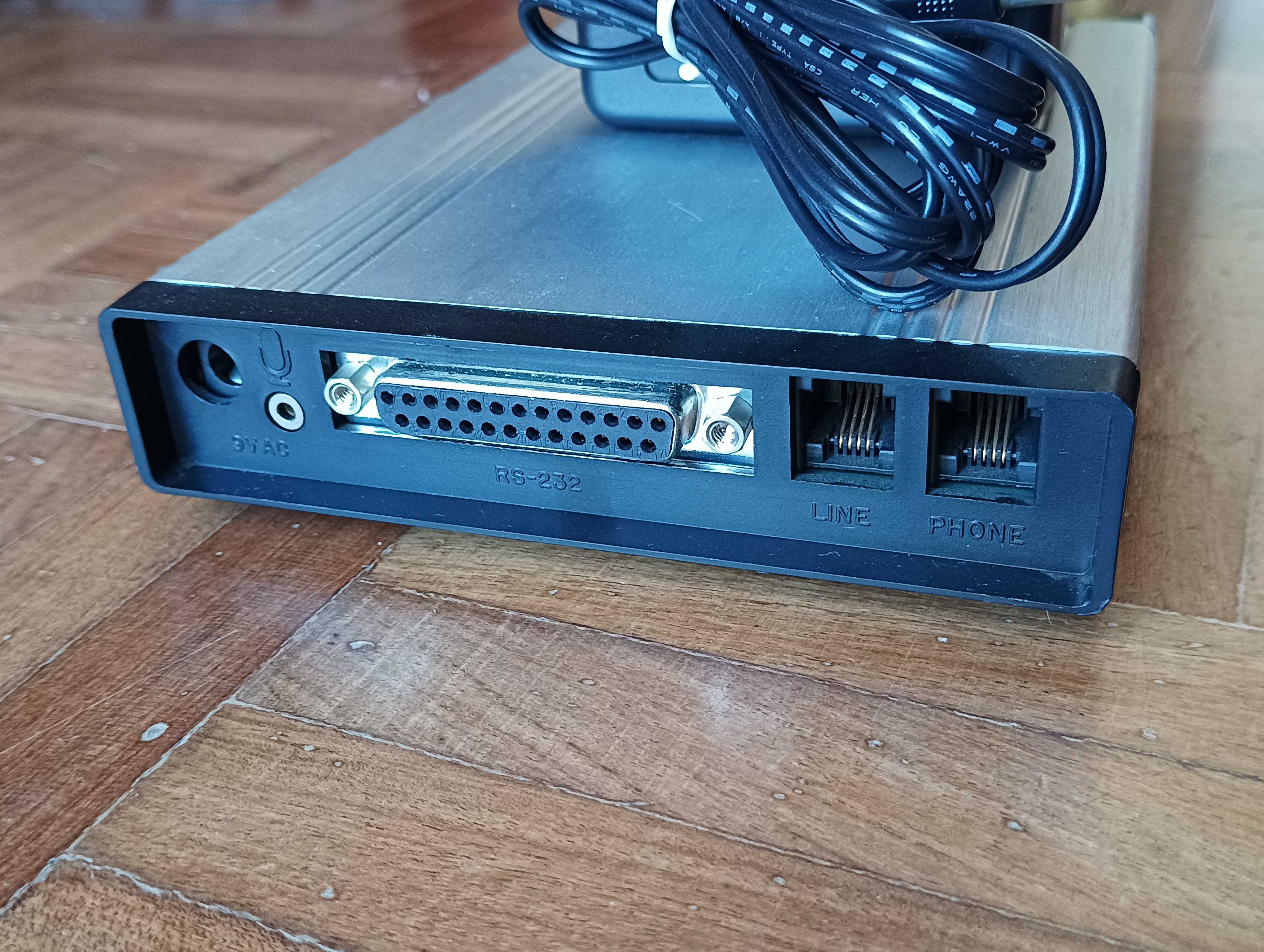 Dois FAX modems dial-up externos antigos