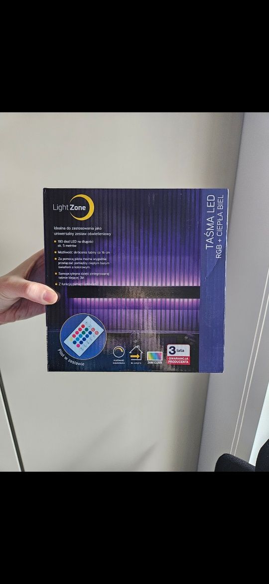 Taśma led ciepła biel około 5 metrów nowa 
Nie otwarta
