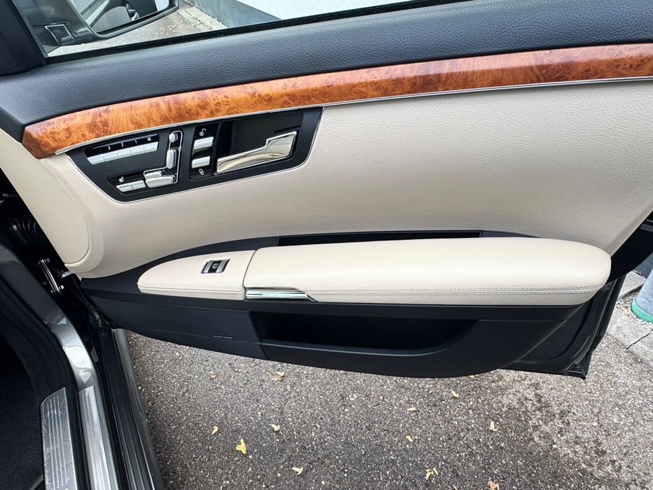 Продам Mercedes-Benz W221 S550