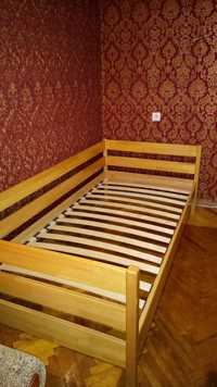 Ліжко дерев'яне букове.