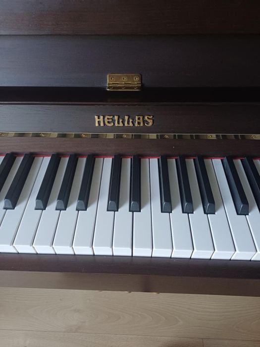 Pianino HELLAS w bardzo dobrym stanie