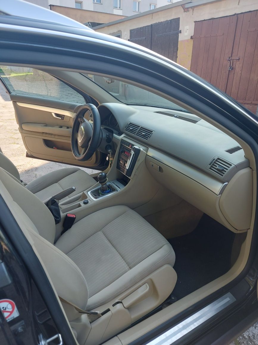 Audi A4b7  2.0 TDI  r.2006   niski przebieg