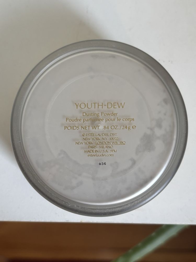 Puder estee lauder youth dew dusting powder 24 g perfumowany do ciala