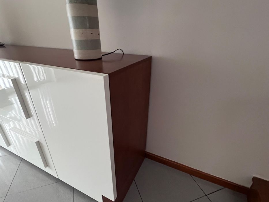 2 Aparadores cerejeira