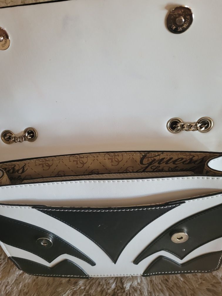 Torebka Guess czarno biala