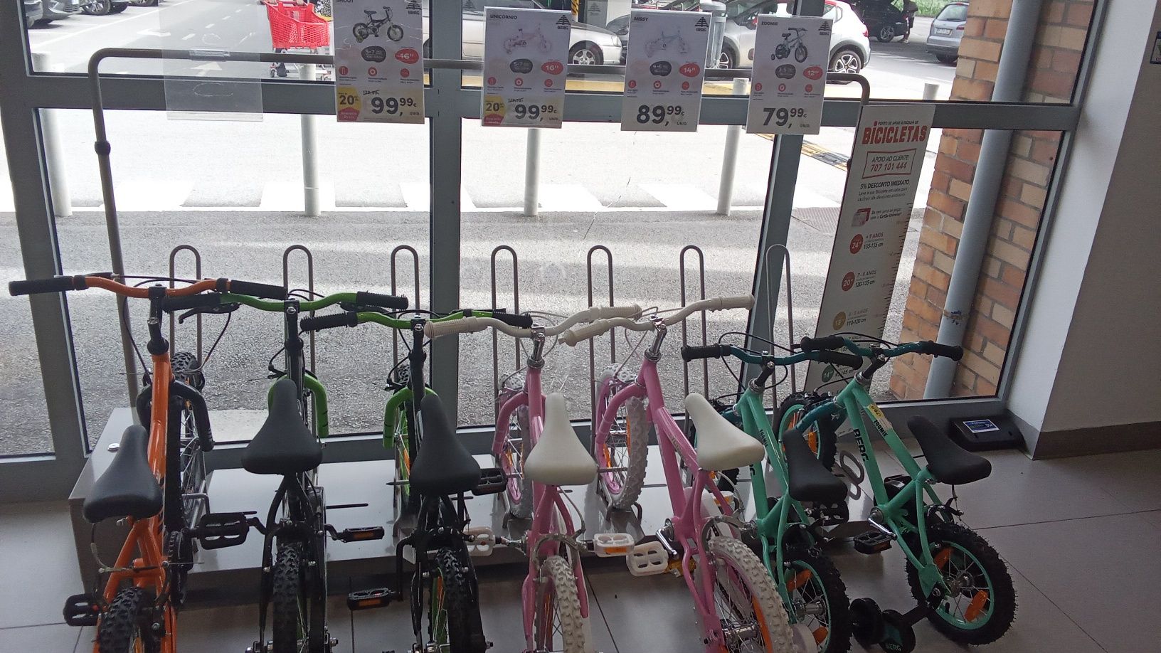 BICICLETA Criança 16" Completa. Boa.