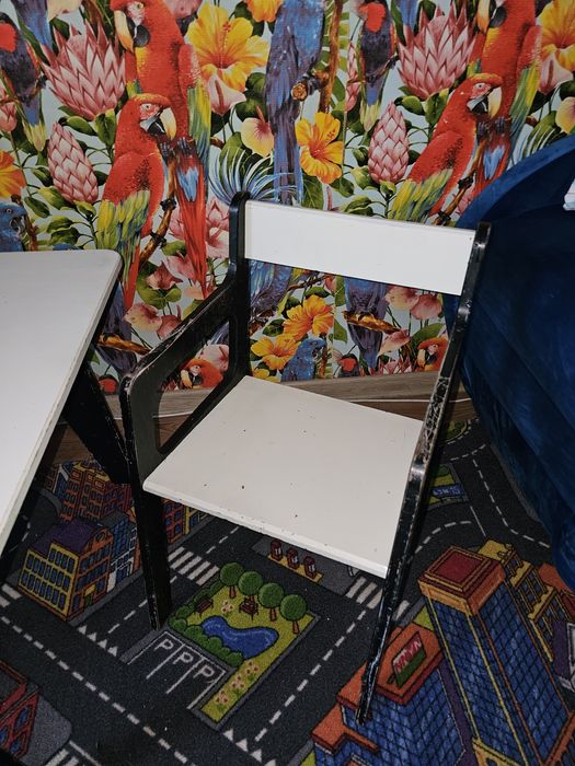 Продам дитячій стол+стул