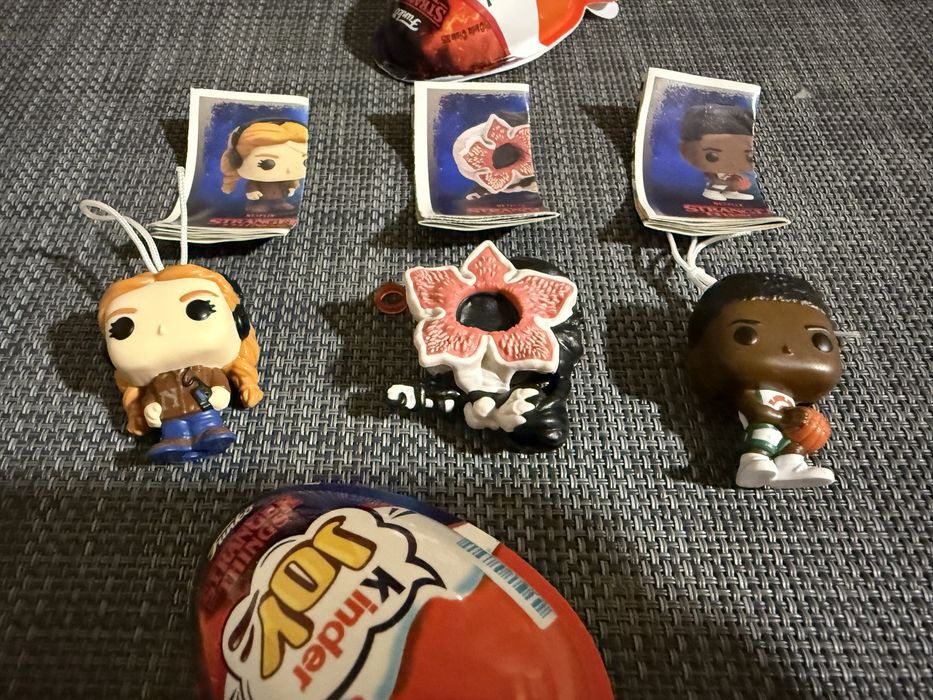 Kinder Joy Stranger Things фігурки продаж/обмін