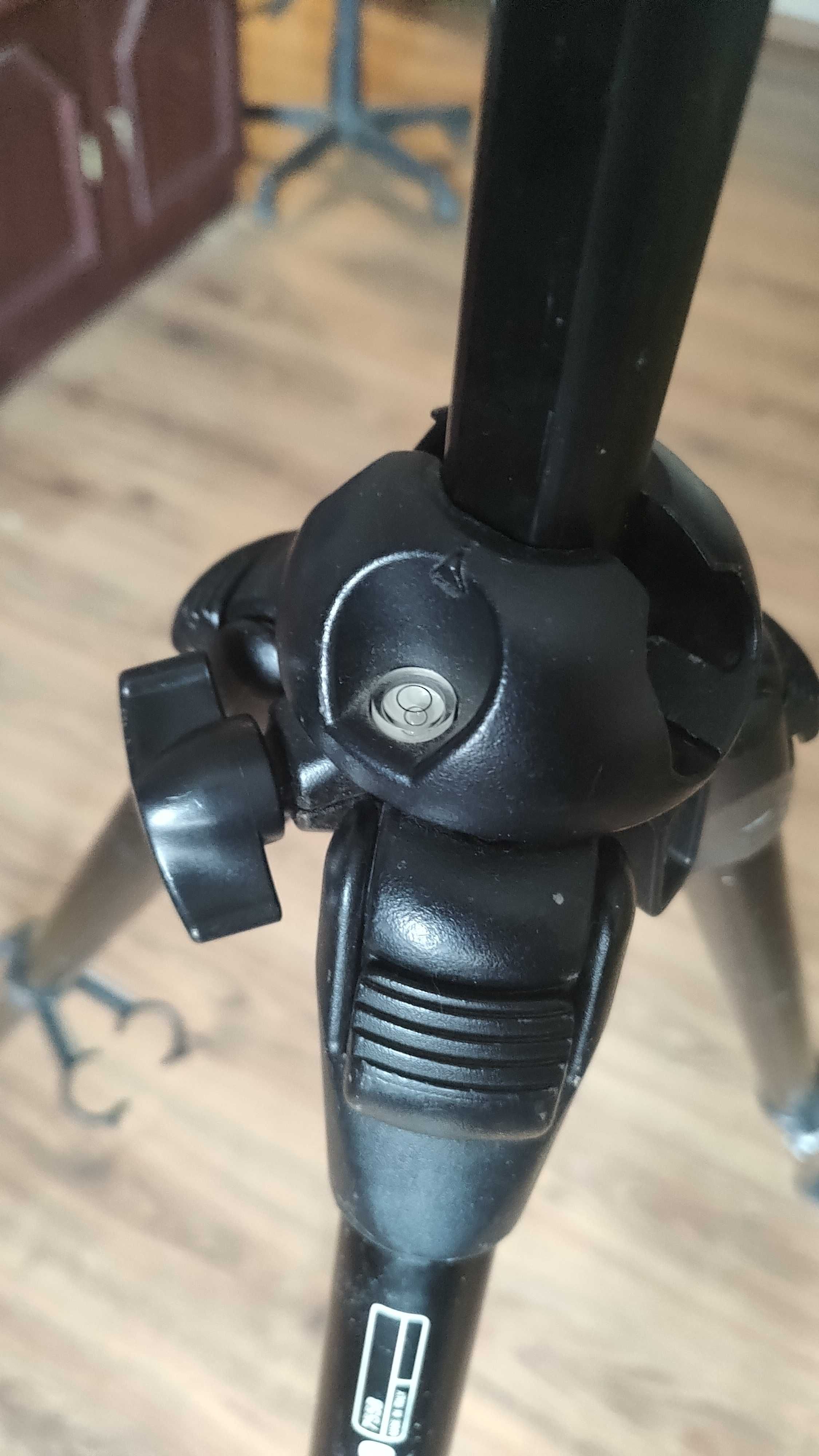 Штатив Manfrotto, ноги 755B, голова 501HDV