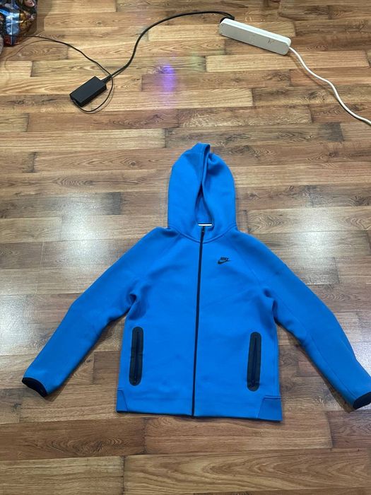 Синя толстовка Nike Sportswear Tech Fleece Windrunner.