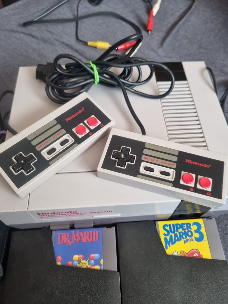 Nintendo Entertainment System (NES)