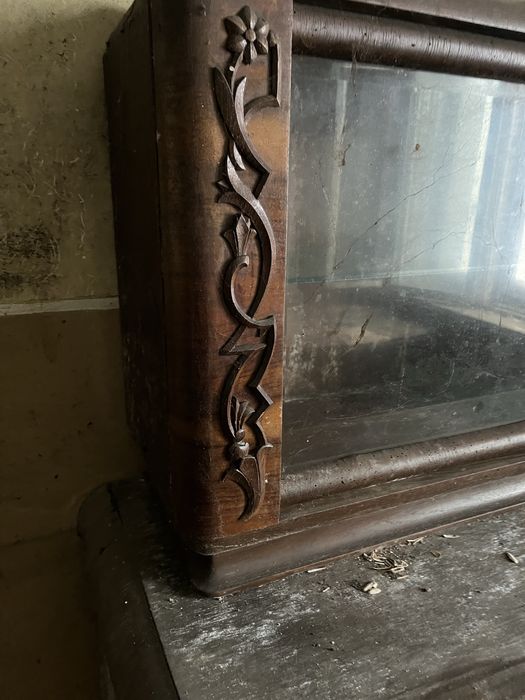 Syara komoda kredens z fotelami