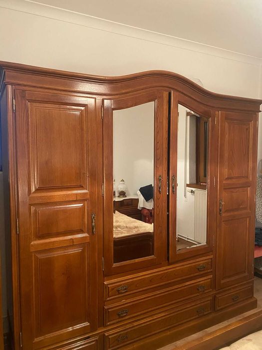 Armário de Madeira 4 portas