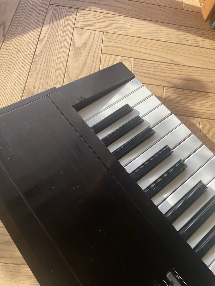 Roland D-10 Syntezator