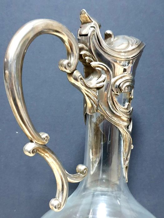 Linda carafe decantador vintage com armação banhado em prata