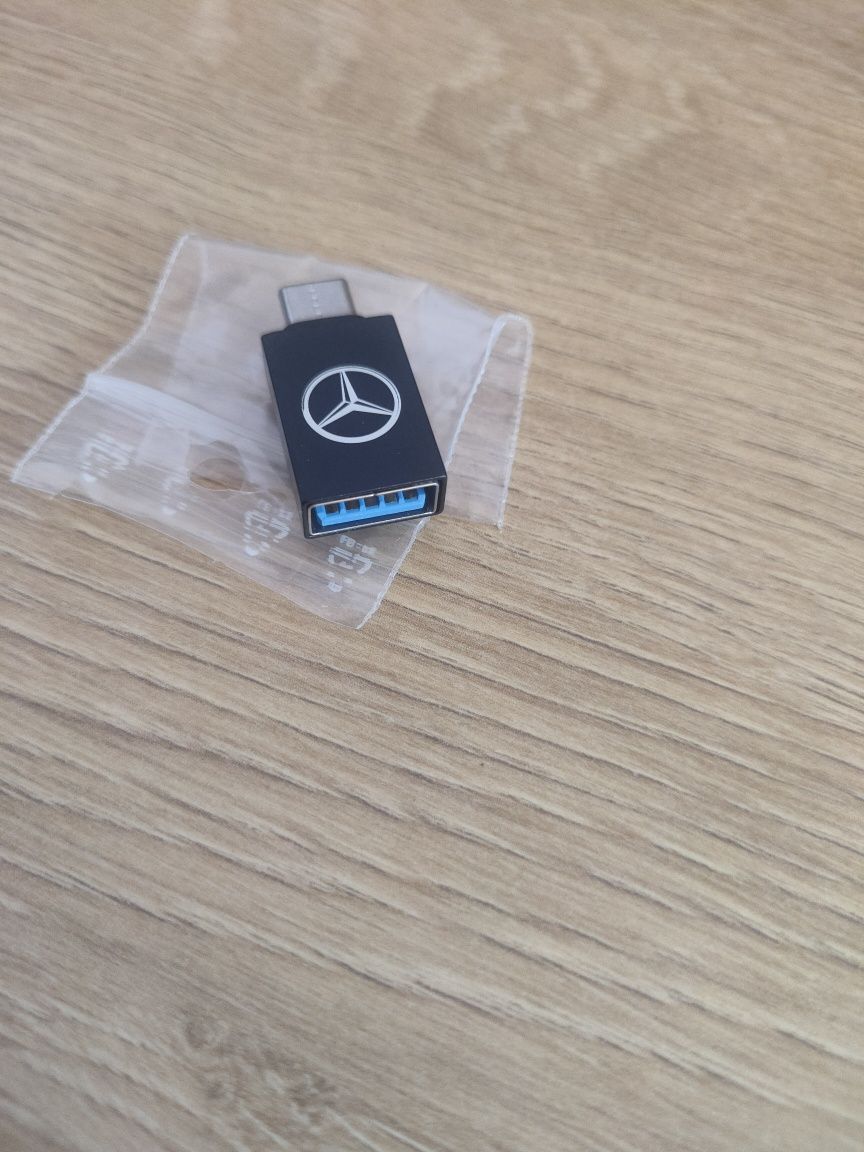Adapter Mercedes-Benz USB-A/USB-C