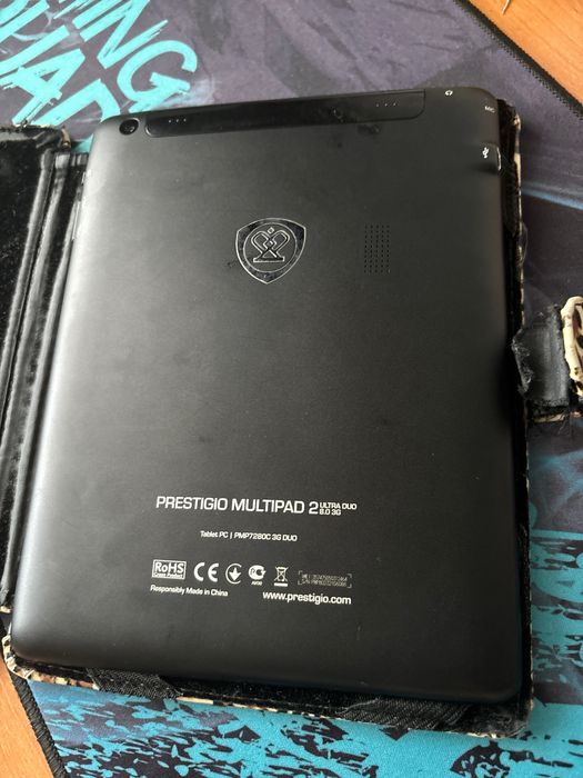 Планшет в обкладинці