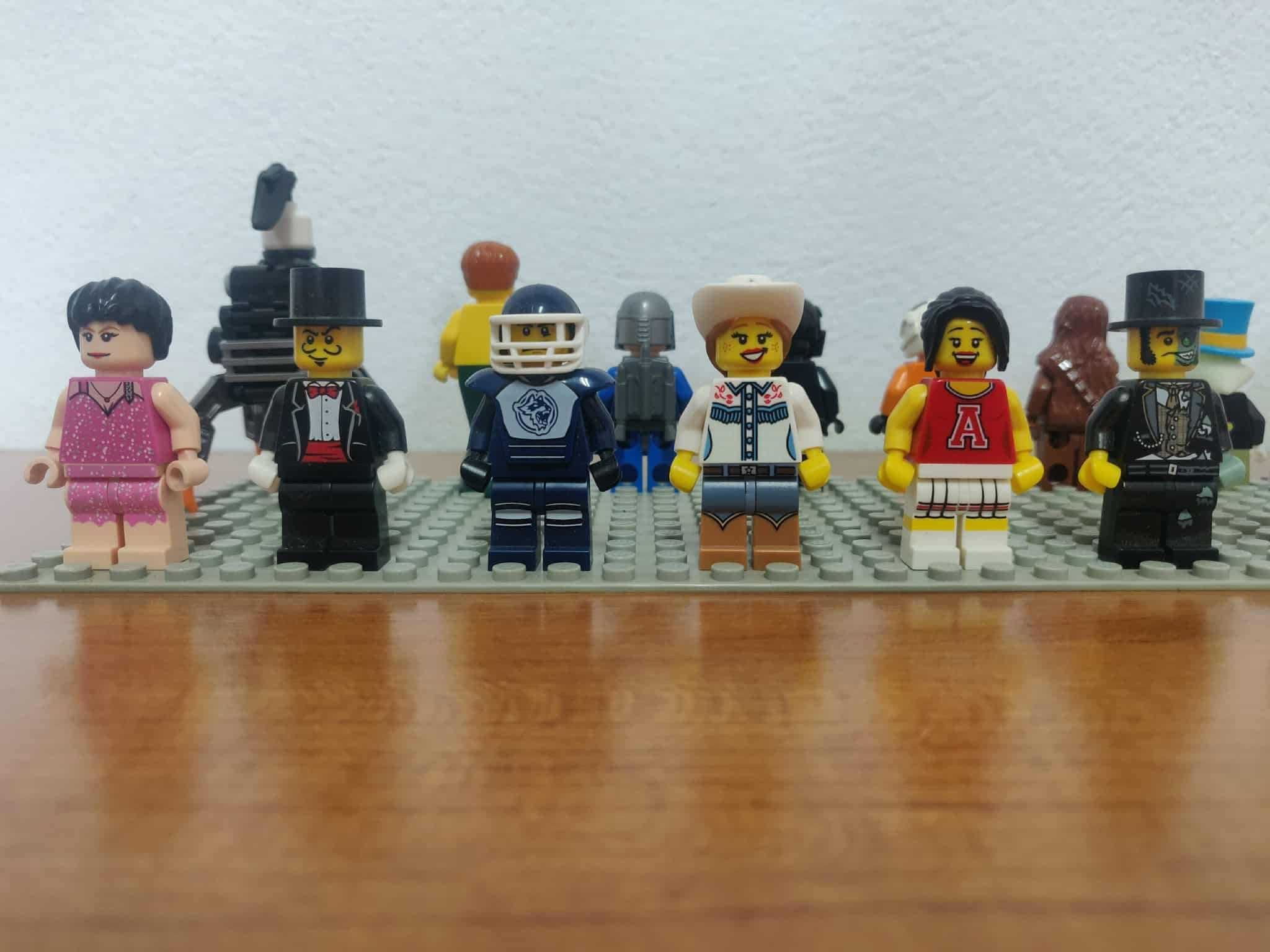 Vendo Lote Minifiguras Lego de varios temas a 4€ cada