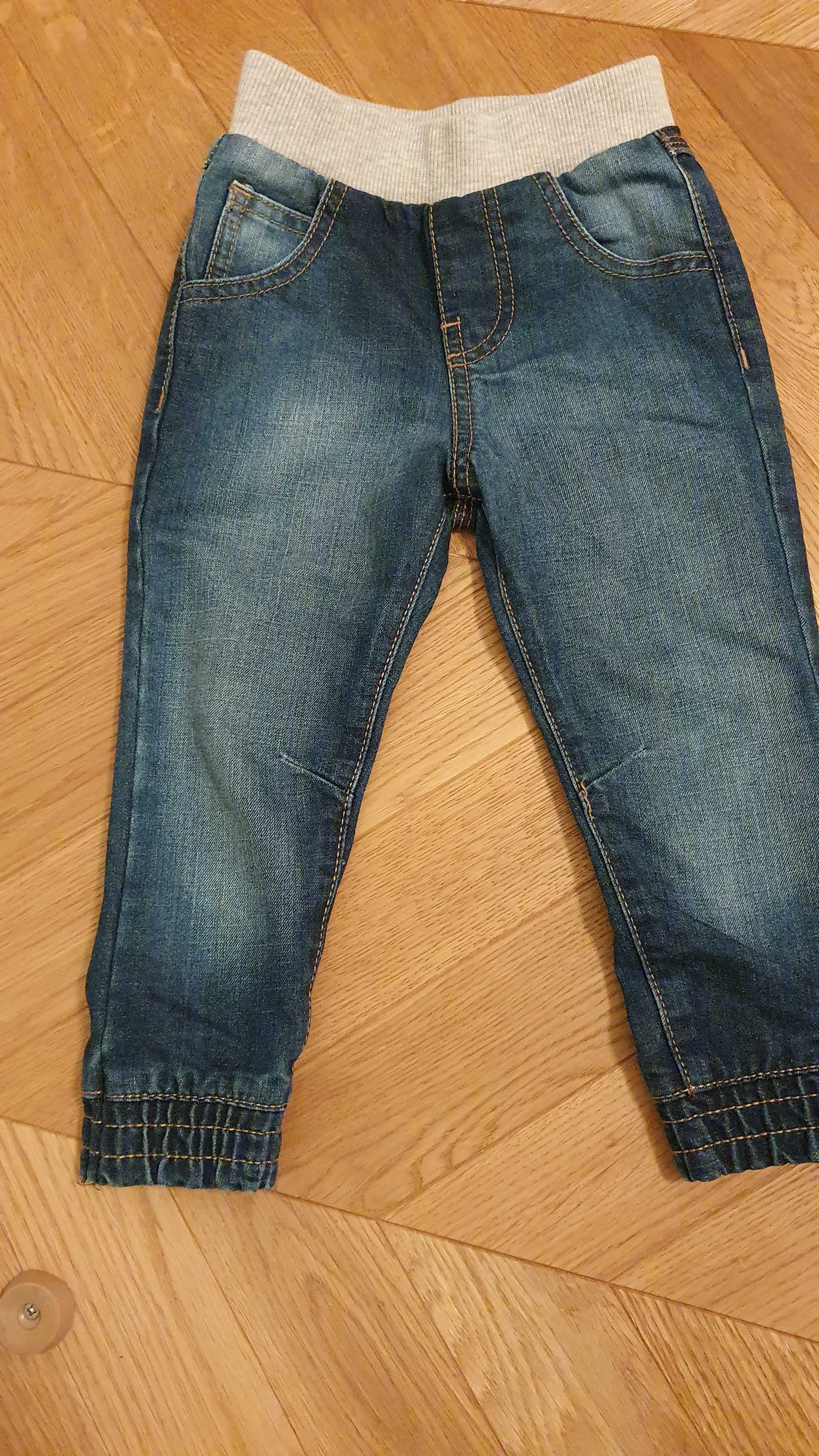 Spodnie chłopięce 92 F&F jeansy