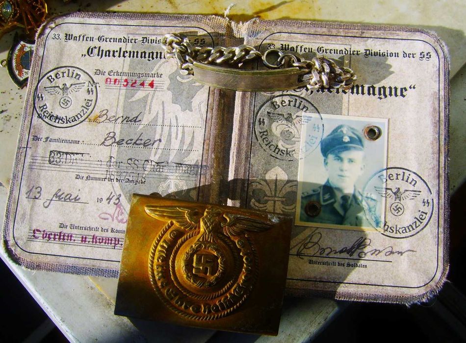 Legitymacja Oficera SS 1940r+Srebrna Bransoleta +Zardzewiała Klamra SS