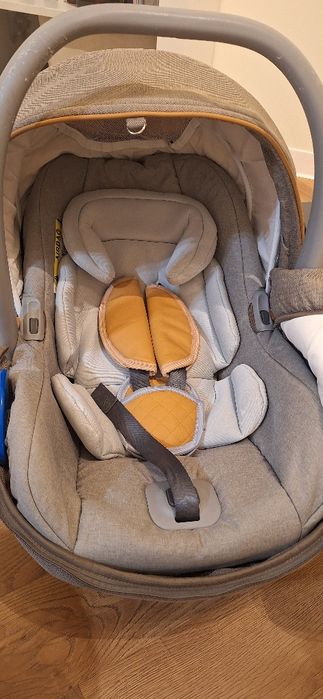 Nosidełko dzieciece wraz z bazą