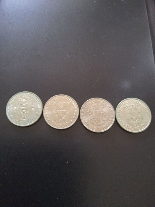 4 moedas de 50 escudos