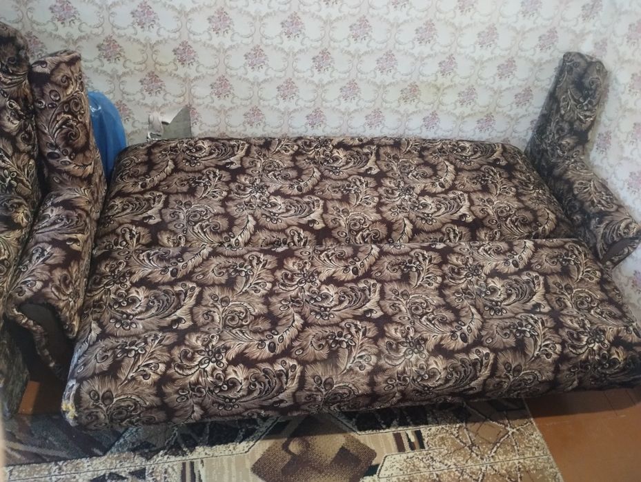 Диван розкладний.
