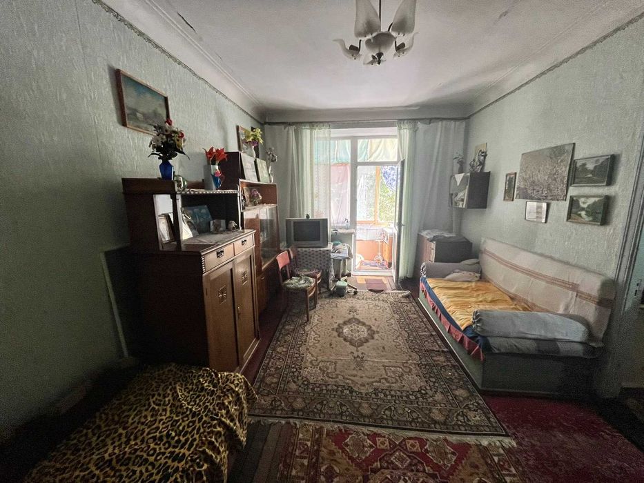 Продаж 1-кімнатної квартири Центр 2 поверх