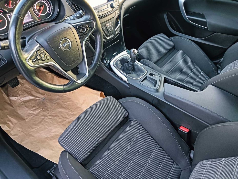 Opel Insignia 2.0 Disel kombi super stan pełen serwis