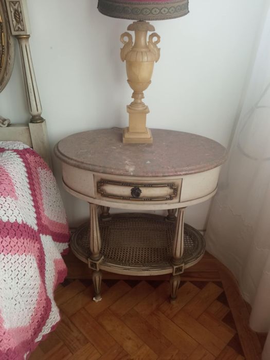 Mobilia de quarto antiga