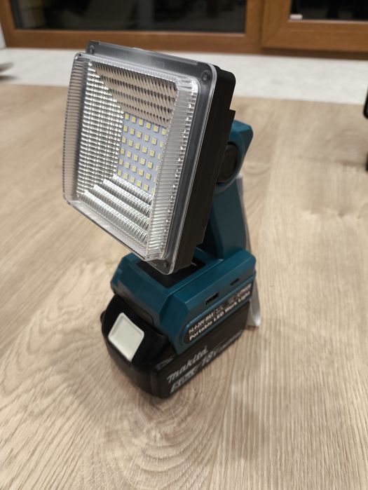 Фонарь Makita Dewalt