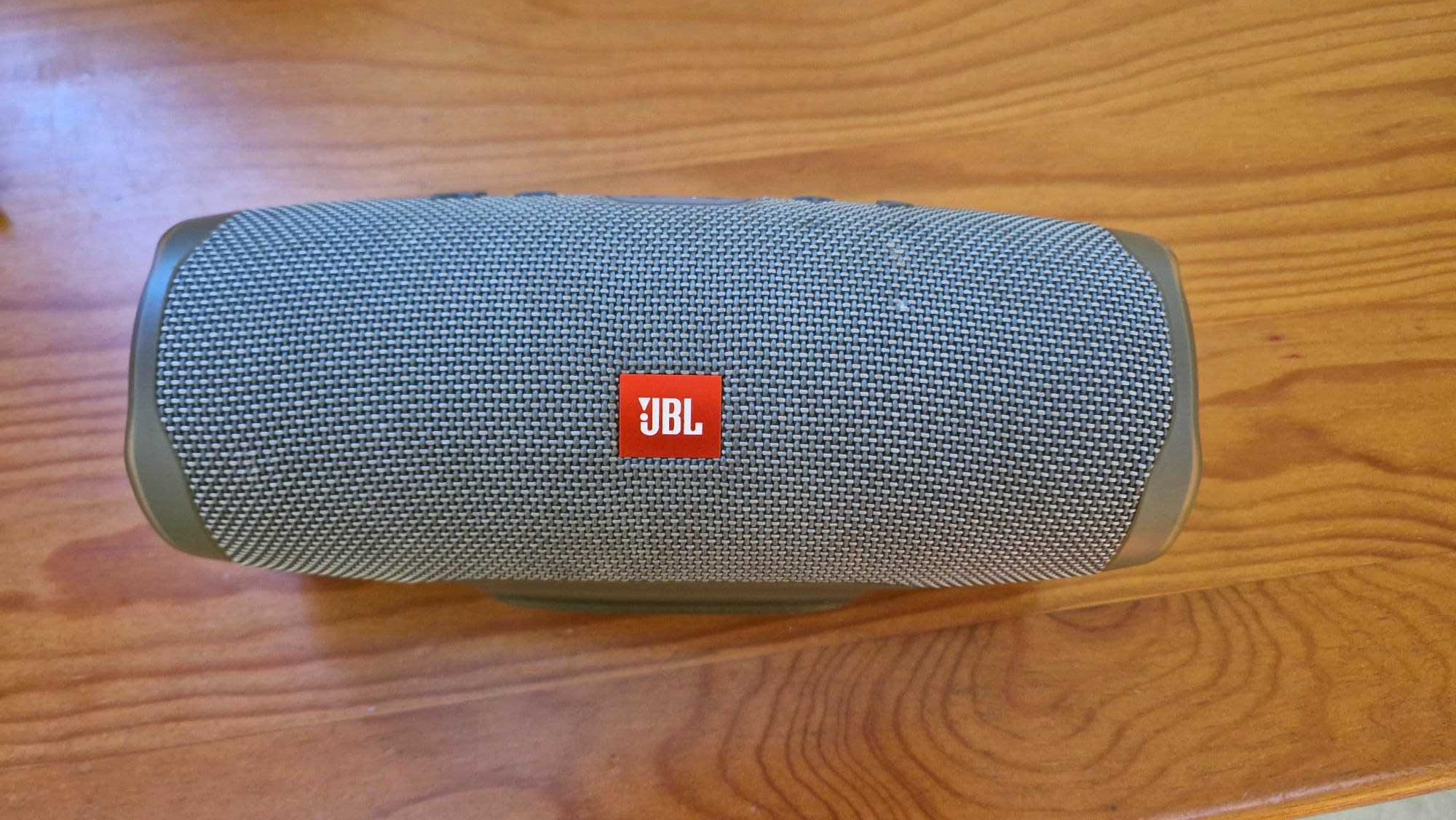 Coluna Bluetooth JBL Charge 4 (cinzento- 30 W - Autonomia: até 20 h)