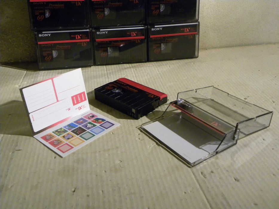 16 kaset do kamer mini DV 11x sony 4x basf 2x panasonic
